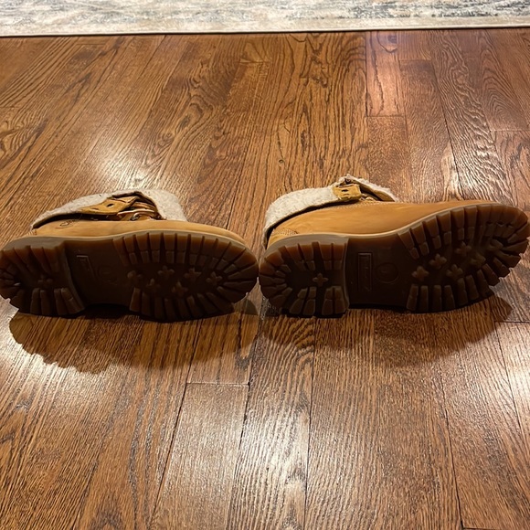 TIMBERLAND® WATERPROOF women’s teddy fleece fold down BOOTS size 7 - Picture 5 of 11